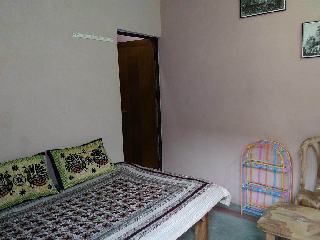 Asha Paying Guest House - Varanasi — Photos 1